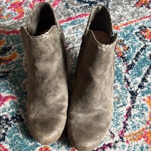 Report Women's Gray/Green Ankle Boots